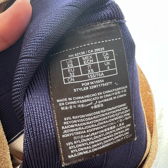 Guess skirt in size small - Picture 4 of 8